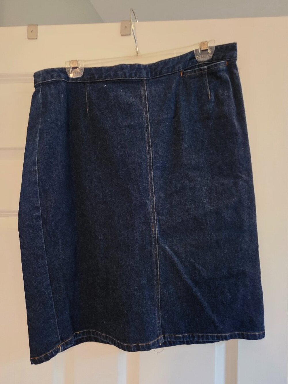Like new Isaac Mizrahi denim skirt, size 12